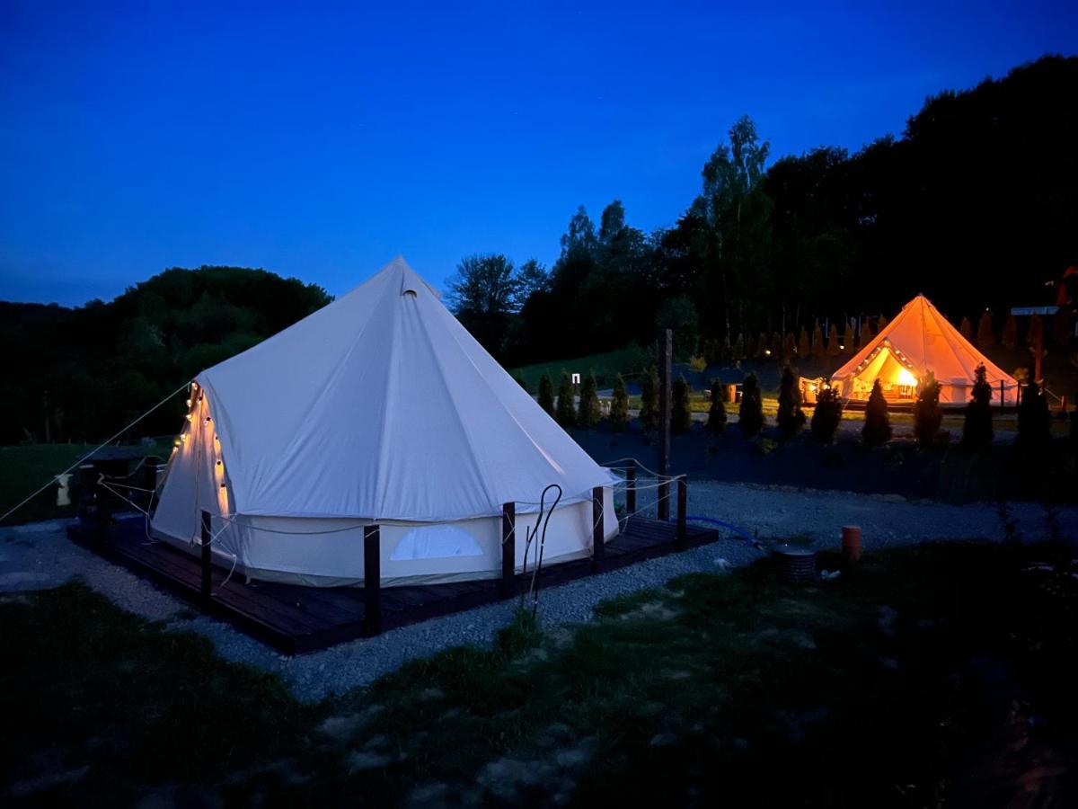 Hotel Bieszczadzka Osada Saunowisko - Glamping z sauną i jacuzzi Solina  Zewnętrze zdjęcie